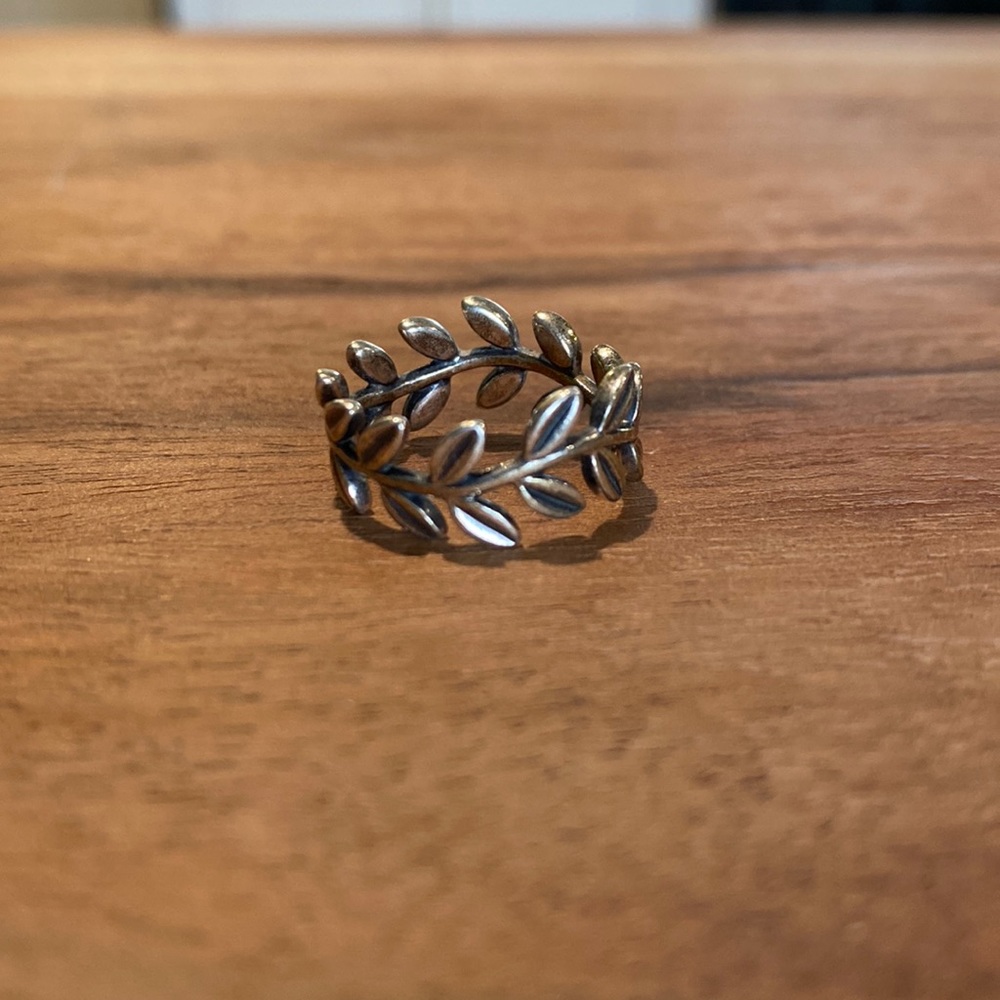 Pandora Ring Size 6
